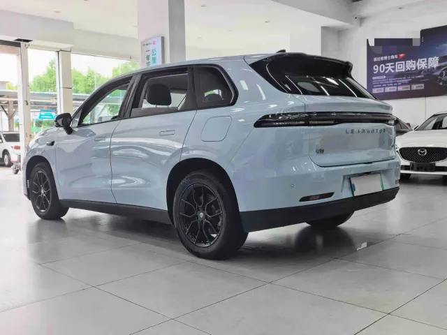 Leapmotor C10 — Фото автомобиля 9