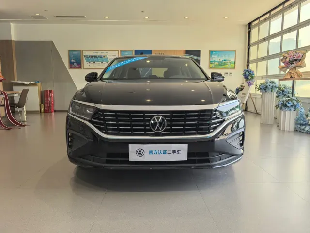 Volkswagen Passat — Фото автомобиля 2