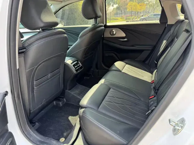Chery Arrizo 8 — Фото автомобиля 9