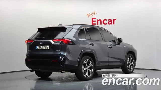 Toyota RAV4 — Фото автомобиля 2