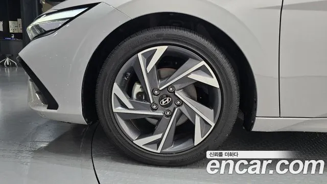 Hyundai AVANTE Новый Avante (CN7) — Фото автомобиля 5