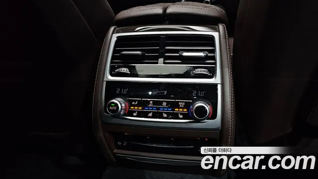 BMW 7-Series — Фото автомобиля 14