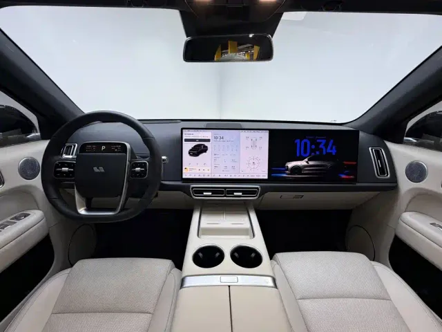 Li Auto L6 — Фото автомобиля 13