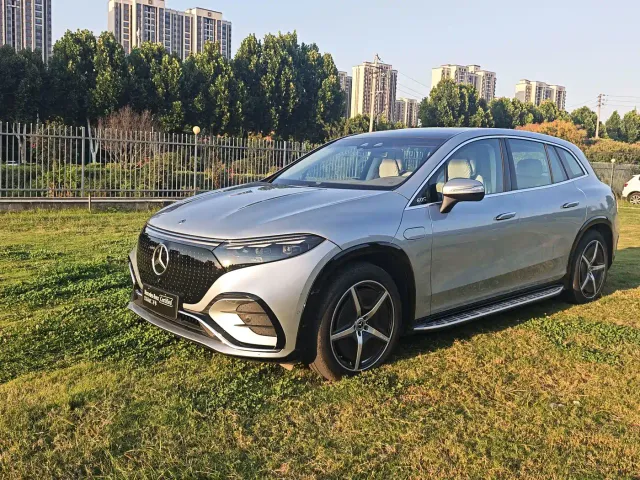 Фотография автомобиля — Mercedes-Benz EQS SUV