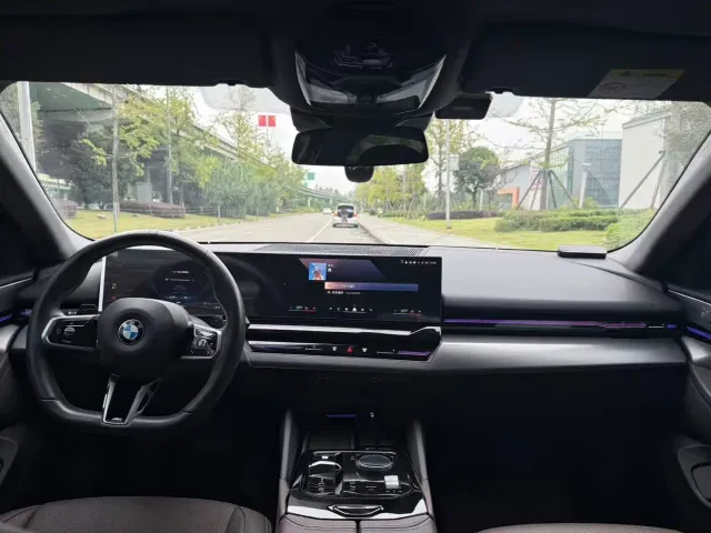 BMW 5 Series — Фото автомобиля 6