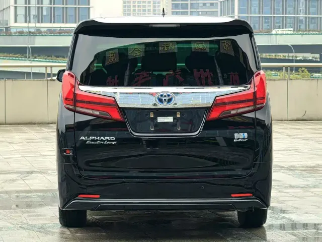 Toyota Alphard — Фото автомобиля 5