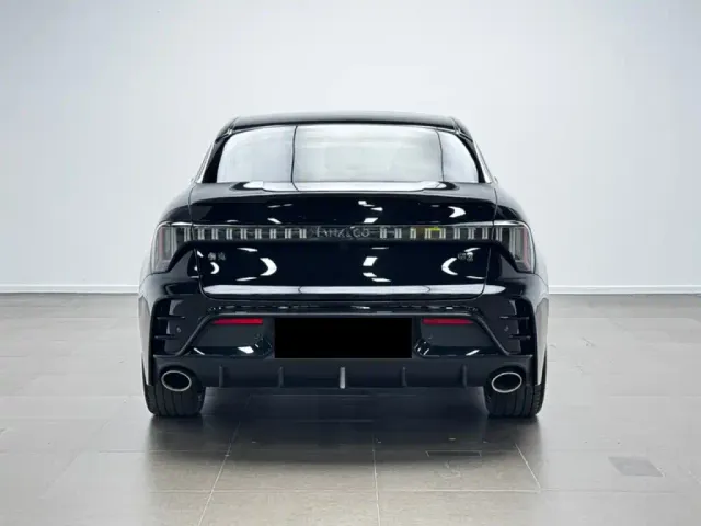 Lynk & Co 03 — Фото автомобиля 6