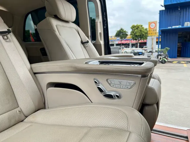 Mercedes-Benz V-Class — Фото автомобиля 25