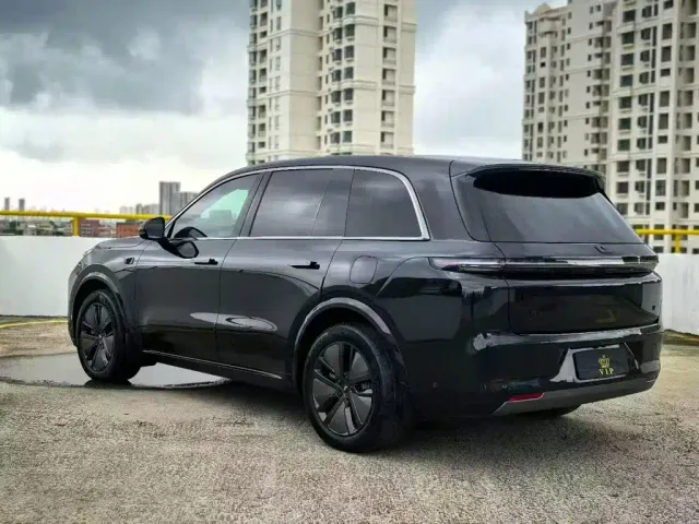 Li Auto L8 — Фото автомобиля 4