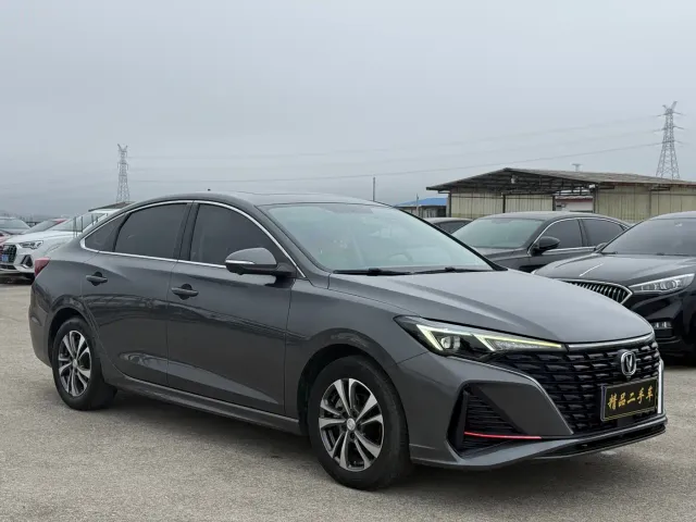 Changan Eado — Фото автомобиля 3