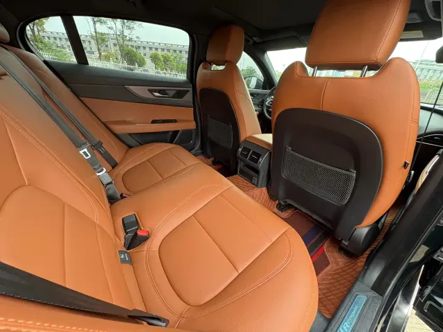 Jaguar XEL — Фото автомобиля 6