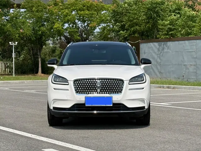 Lincoln Corsair — Фото автомобиля 2