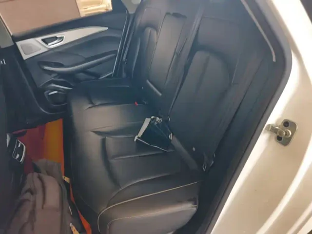 Roewe i6 MAX EV — Фото автомобиля 16