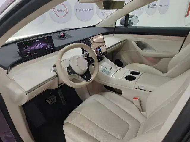Luxeed R7 — Фото автомобиля 14