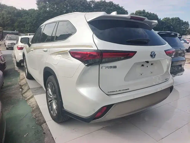 Toyota Highlander — Фото автомобиля 4