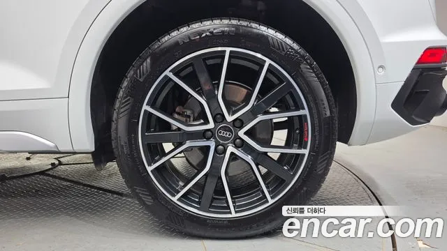 Audi Q5 FY — Фото автомобиля 6