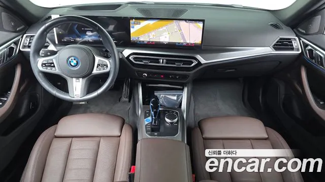 BMW i4 — Фото автомобиля 10