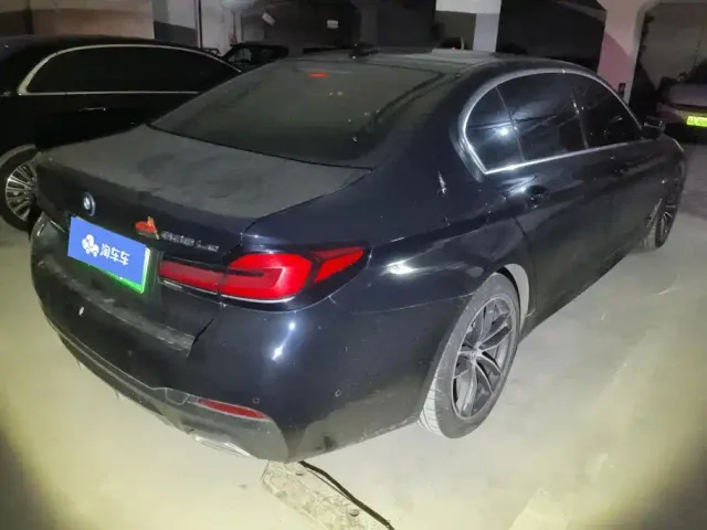 BMW 5 Series — Фото автомобиля 3