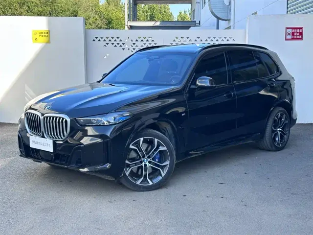 Фотография автомобиля — BMW X5