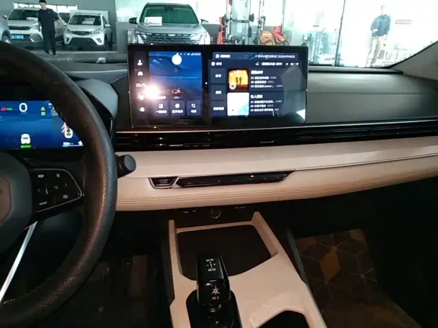 Geely Emgrand L — Фото автомобиля 12