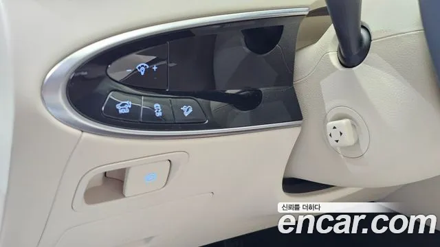 Genesis GV70 — Фото автомобиля 22