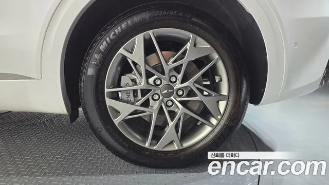 Genesis GV70 — Фото автомобиля 6