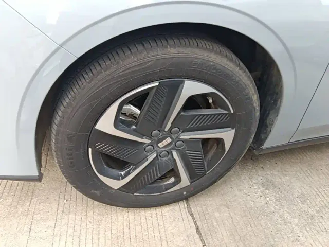 Geely Galaxy L6 — Фото автомобиля 22