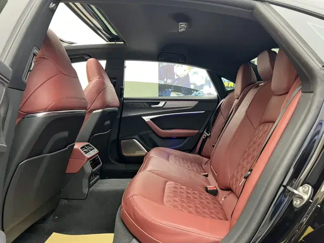 Audi A7L — Фото автомобиля 20
