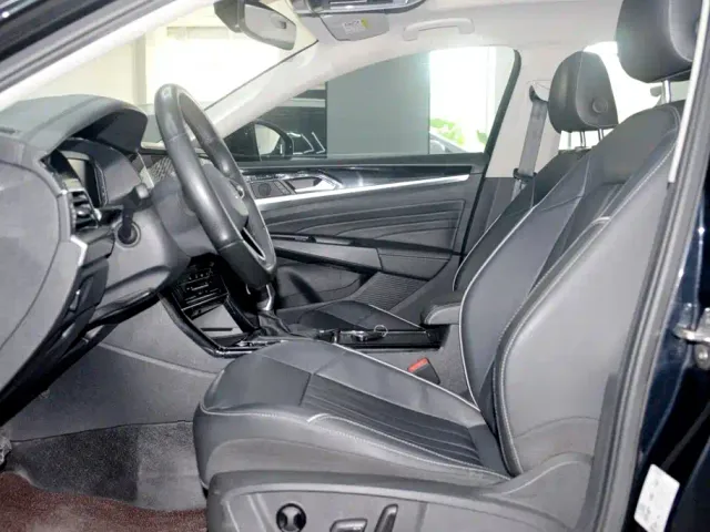 Volkswagen Passat — Фото автомобиля 10