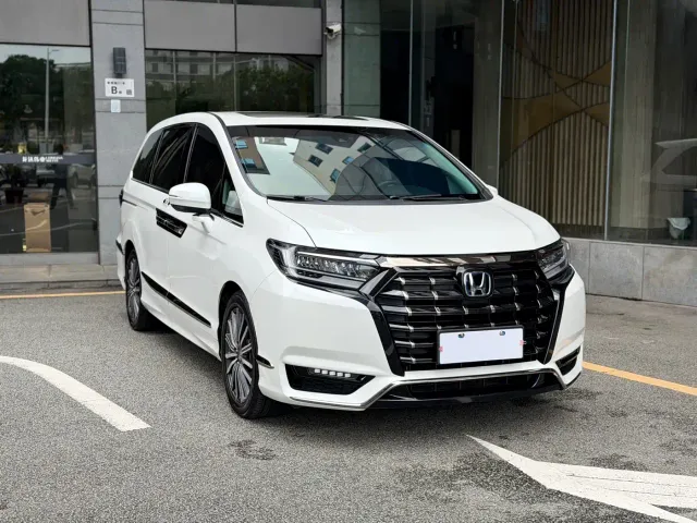 Honda Elysion — Фото автомобиля 3