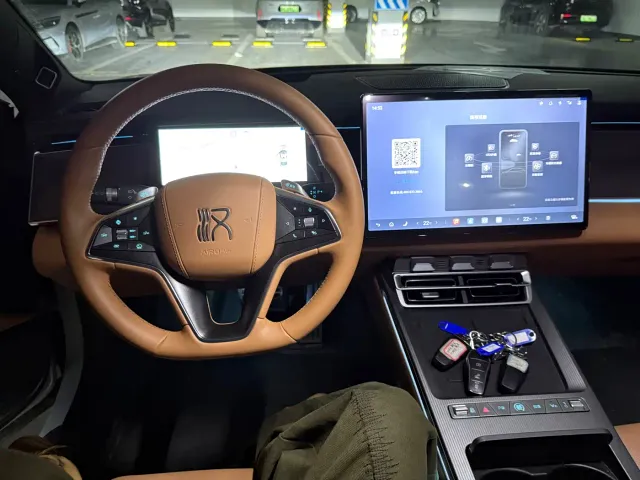 BYD Han L — Фото автомобиля 10
