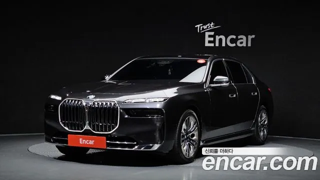 Фотография автомобиля — BMW 7 Series G70
