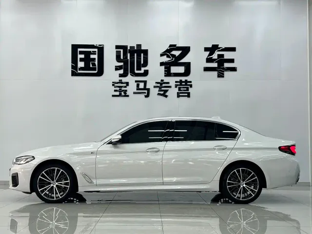 BMW BMW 5 Series 2022 530Li Leading M Sport Package — Фото автомобиля 2