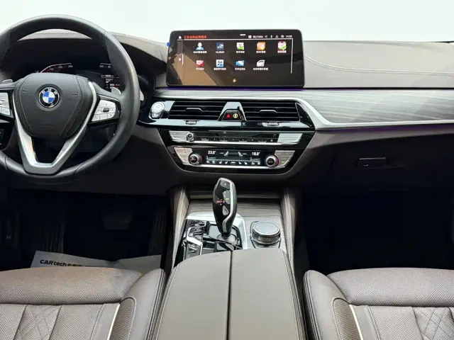 BMW 5 Series — Фото автомобиля 25