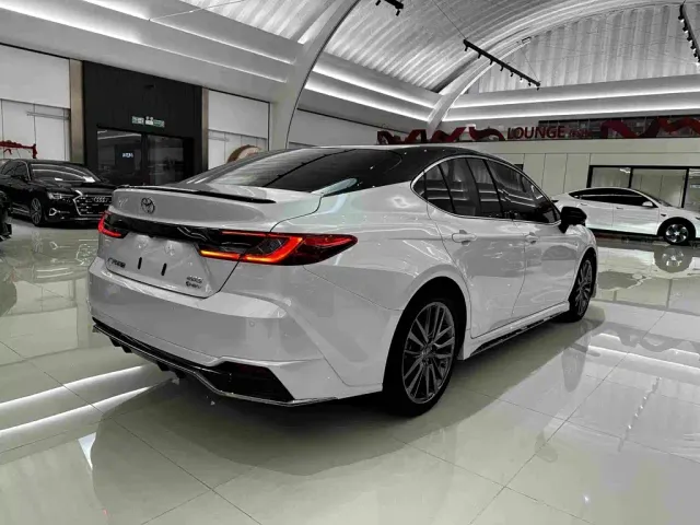 Toyota Camry — Фото автомобиля 6