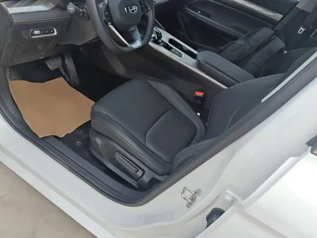 Geely Emgrand L — Фото автомобиля 14