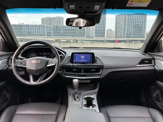 Cadillac CT4 — Фото автомобиля 12