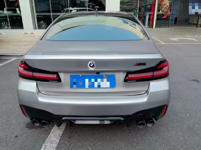 BMW M5 — Фото автомобиля 8
