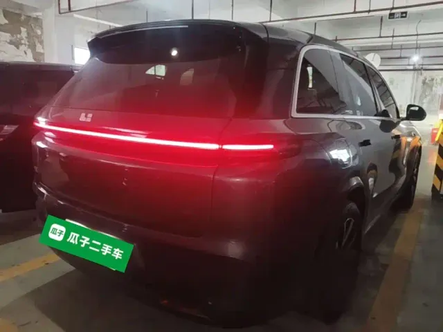 Li Auto L8 — Фото автомобиля 6