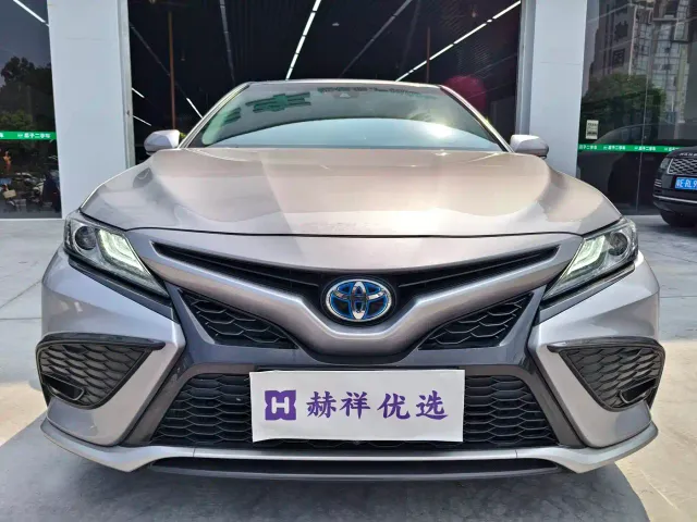 Toyota Camry — Фото автомобиля 2