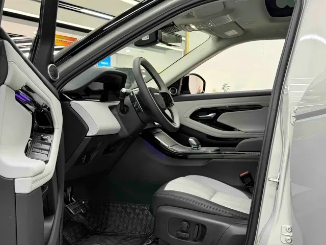 Land Rover Range Rover Evoque — Фото автомобиля 6