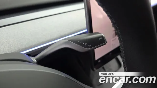 Tesla Model Y — Фото автомобиля 9