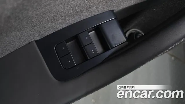 Tesla Model 3 — Фото автомобиля 8