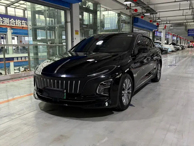 Фотография автомобиля — Hongqi E-QM5