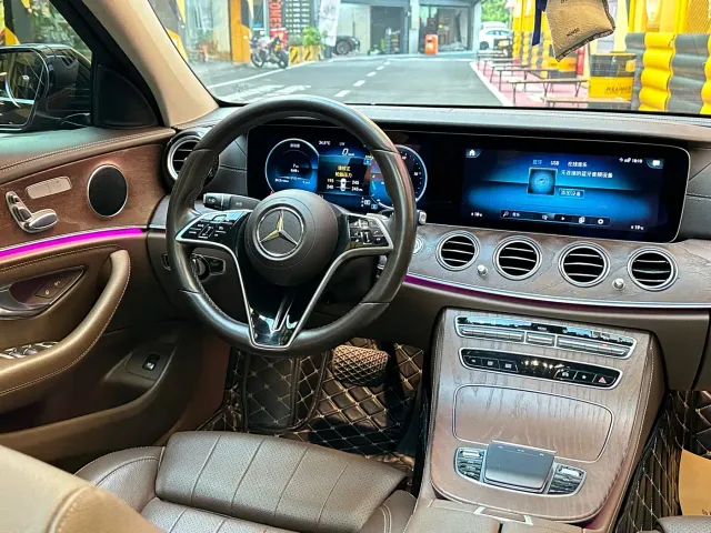 Mercedes-Benz E-Class — Фото автомобиля 10