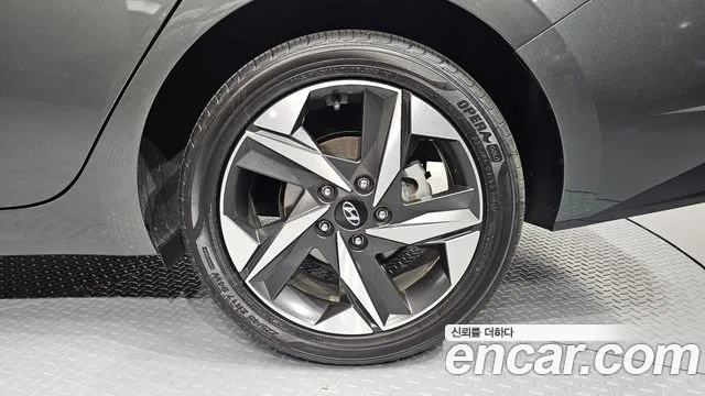 Hyundai Avante CN7 — Фото автомобиля 21