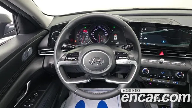 Hyundai AVANTE Avante (CN7) 1.6 LPi (для маломобильных пассажиров) — Фото автомобиля 15