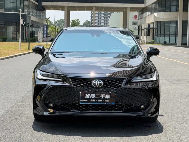Toyota Avalon — Фото автомобиля 2