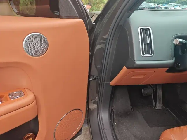 Li Auto L7 — Фото автомобиля 19