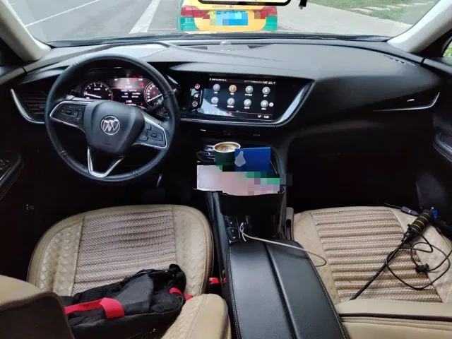 Buick Envision Plus — Фото автомобиля 5
